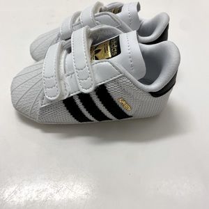 Adidas infant sneakers- superstar classic